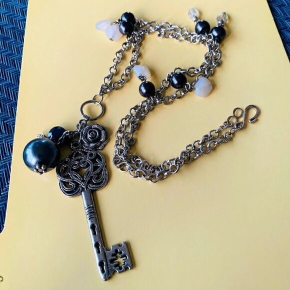 Vintage Filigree Key Charm and Grey Pearl Pendant Necklace #6 - Picture 3 of 4